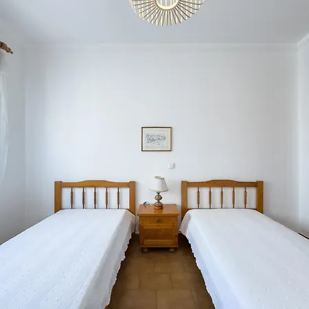 Turisticos Perola Da Rocha Ii *