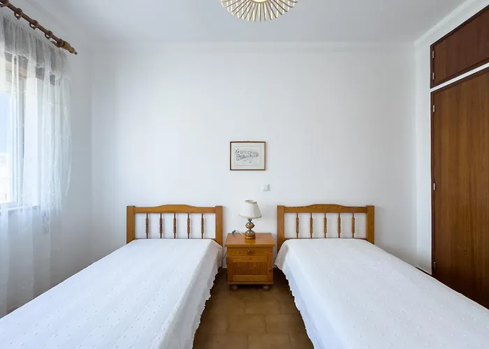 Turisticos Perola Da Rocha Ii *